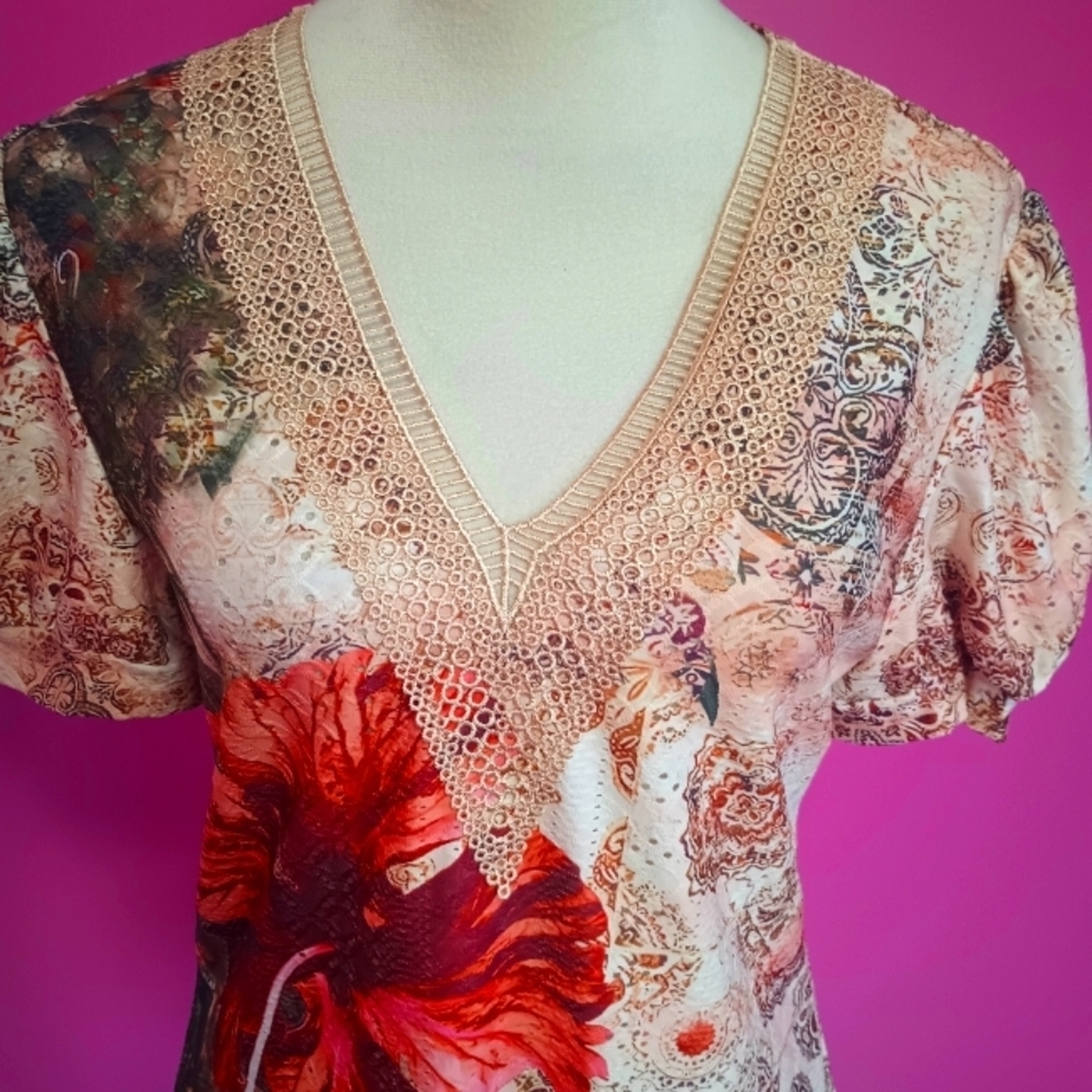 ETCYY Ladies Wild flower Lace V-Neck T-shirt (NWT!) Size S - Picture 3 of 8